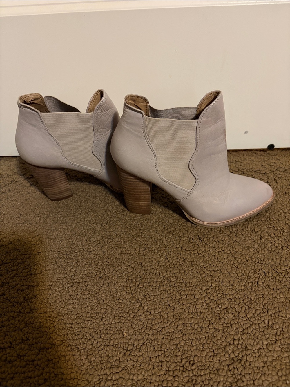 Chinese Laundry Light Gray Leather Ankle Booties with Stacked Heel